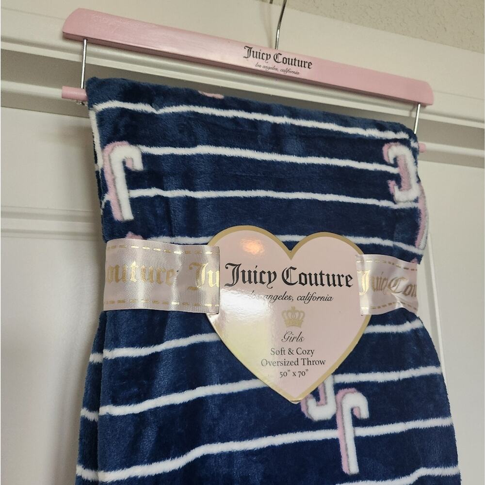 Juicy Couture Girls Over-Sized Throw - Blue / White Stripes JC logo - 50" x 70" - Picture 4 of 5